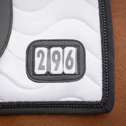 QHP czaprak z numerkiem startowym white/black DL